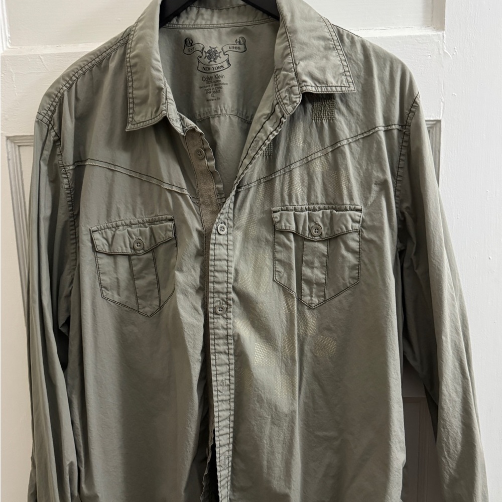 ⭐️Calvin Klein button down. Army green color, XL